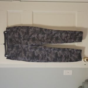 Kut From the Cloth Reese Ankle Straight